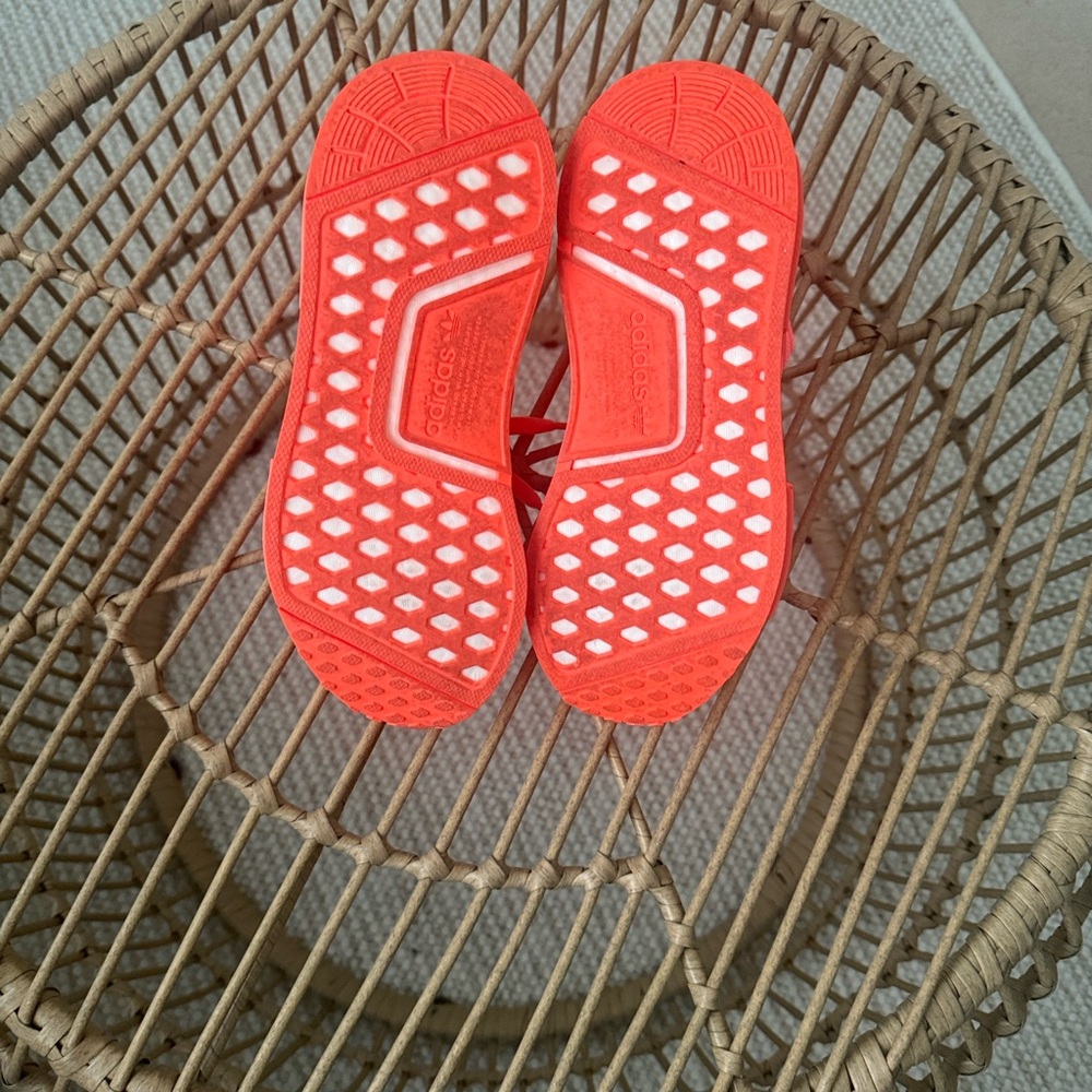 Adidas NMD R1 Triple Solar Red - Picture 5 of 6